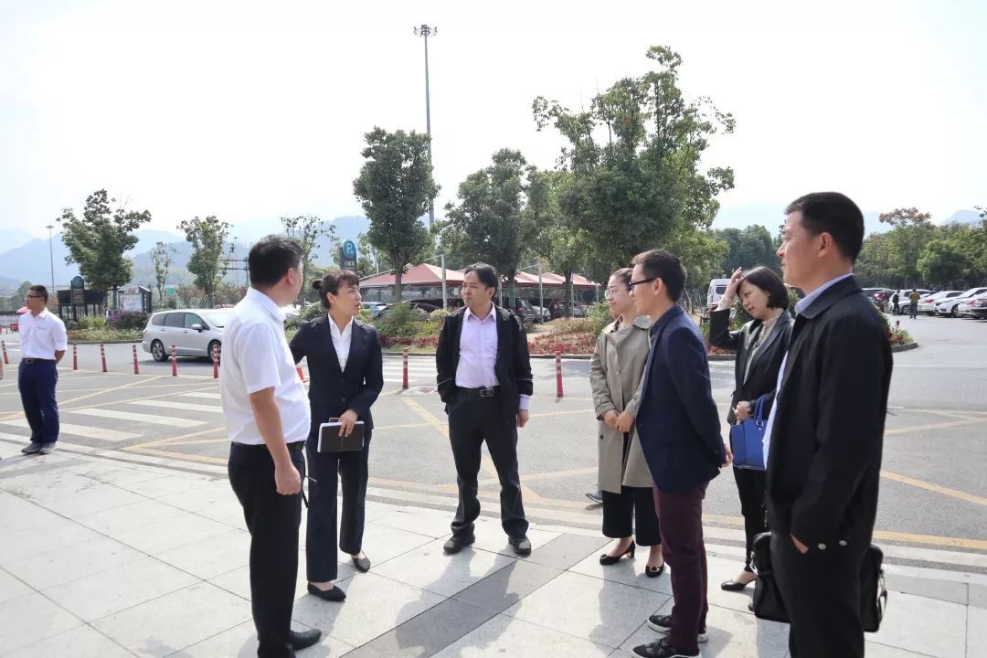 臺(tái)州市沿海高速公司來桐廬服務(wù)區(qū)參觀交流